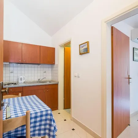 Partelj 8 By Interhome